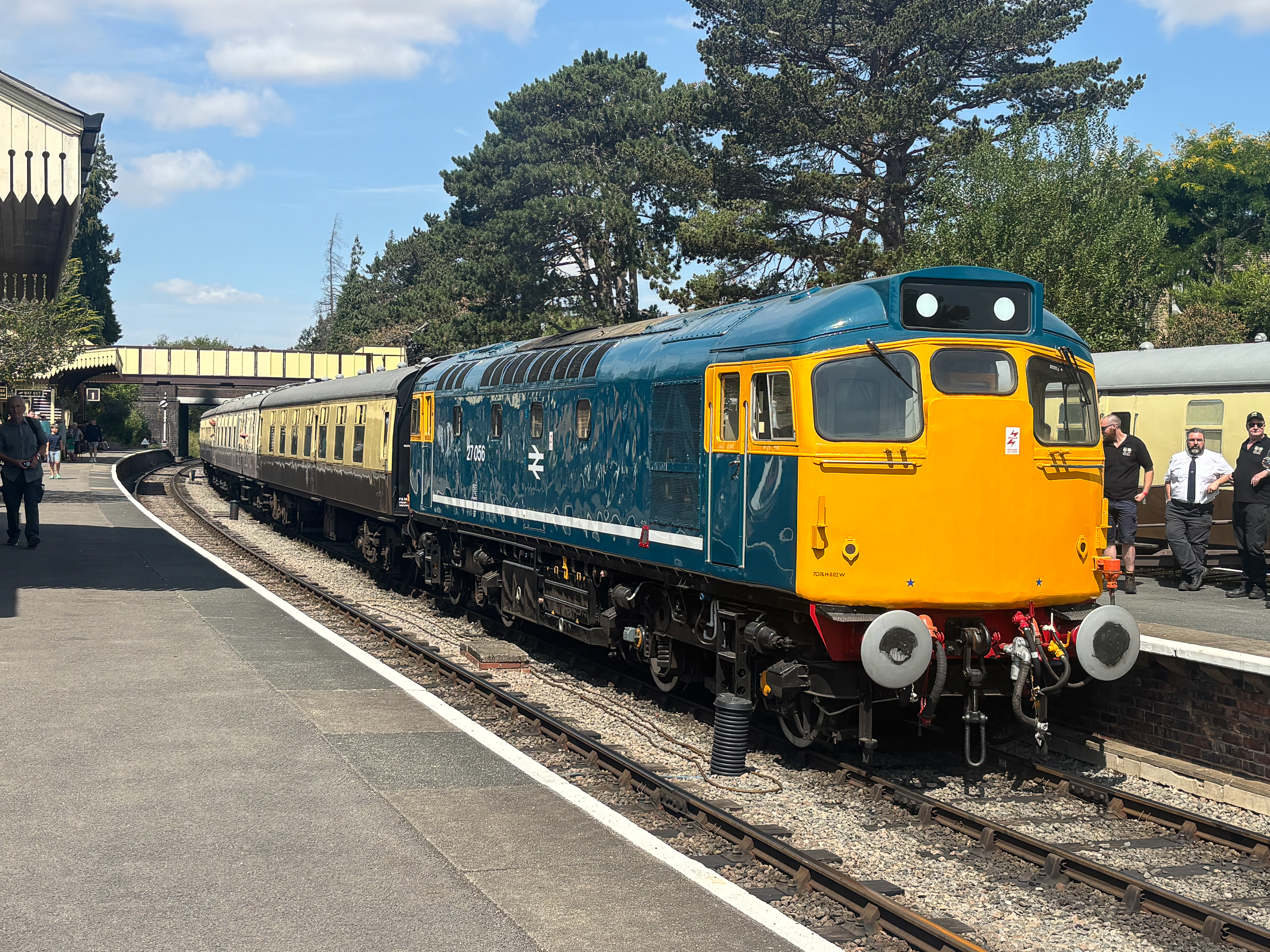 26056 enters Winchcombe pic Joshua Brinsford.jpg