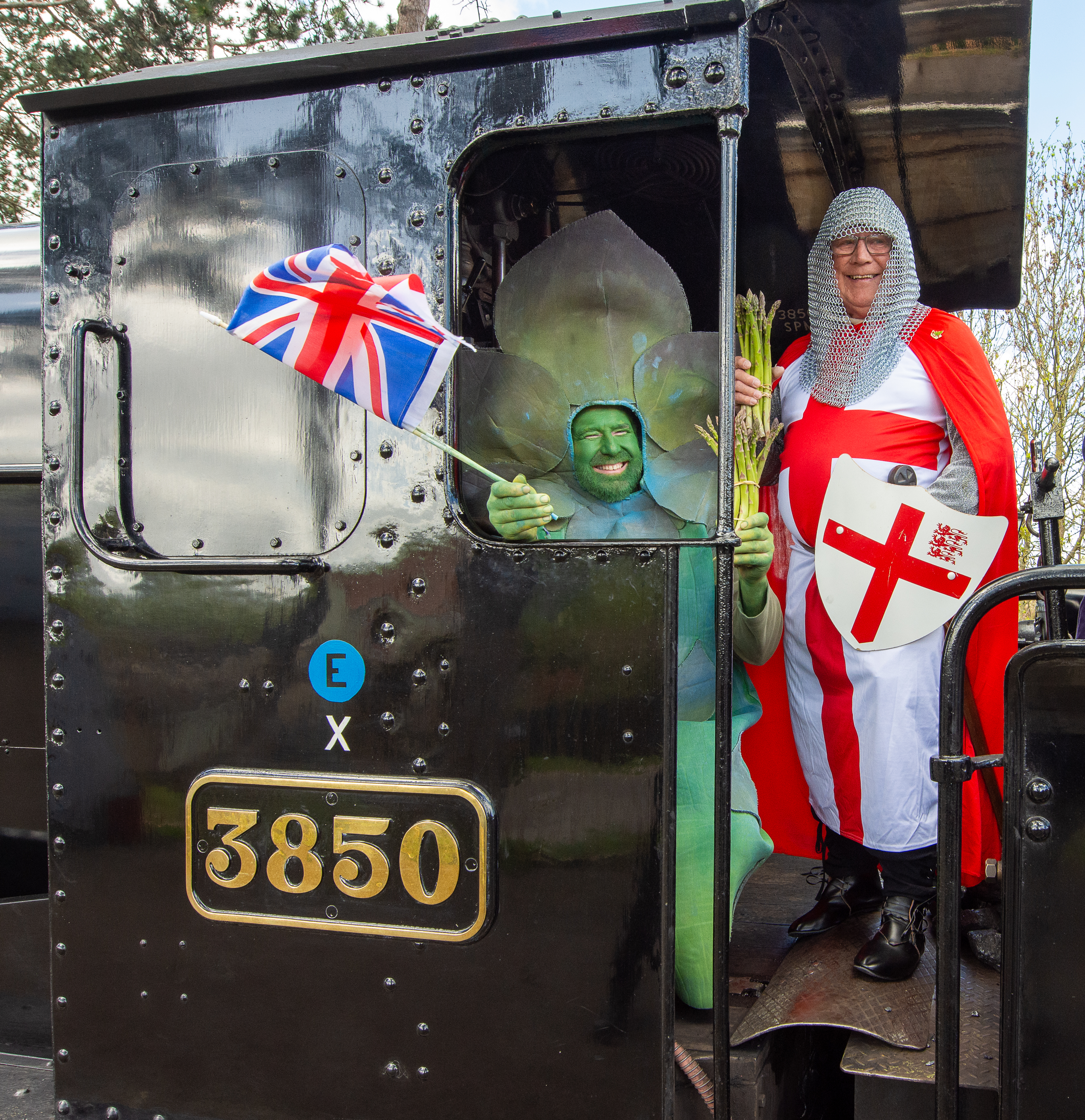 015 Gus-St George footplate pic Ian Crowder.jpg