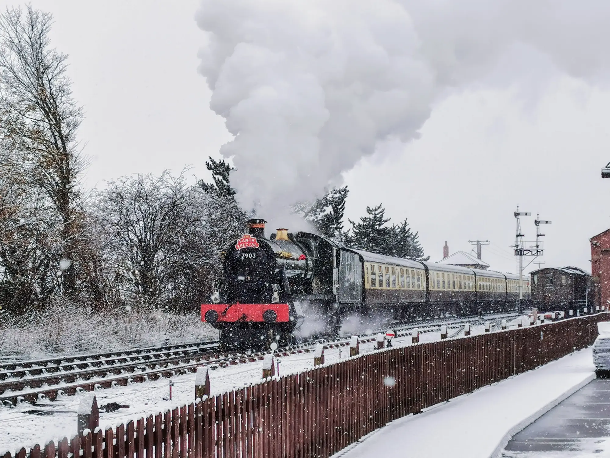 67bdd90cee42b8310f1dde5b_Santa Express.webp