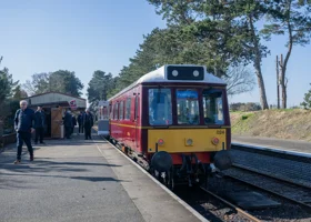 Cheltenham Races Train Cheltenham Race Course - Gloucestershire Warwickshire Steam Railway
