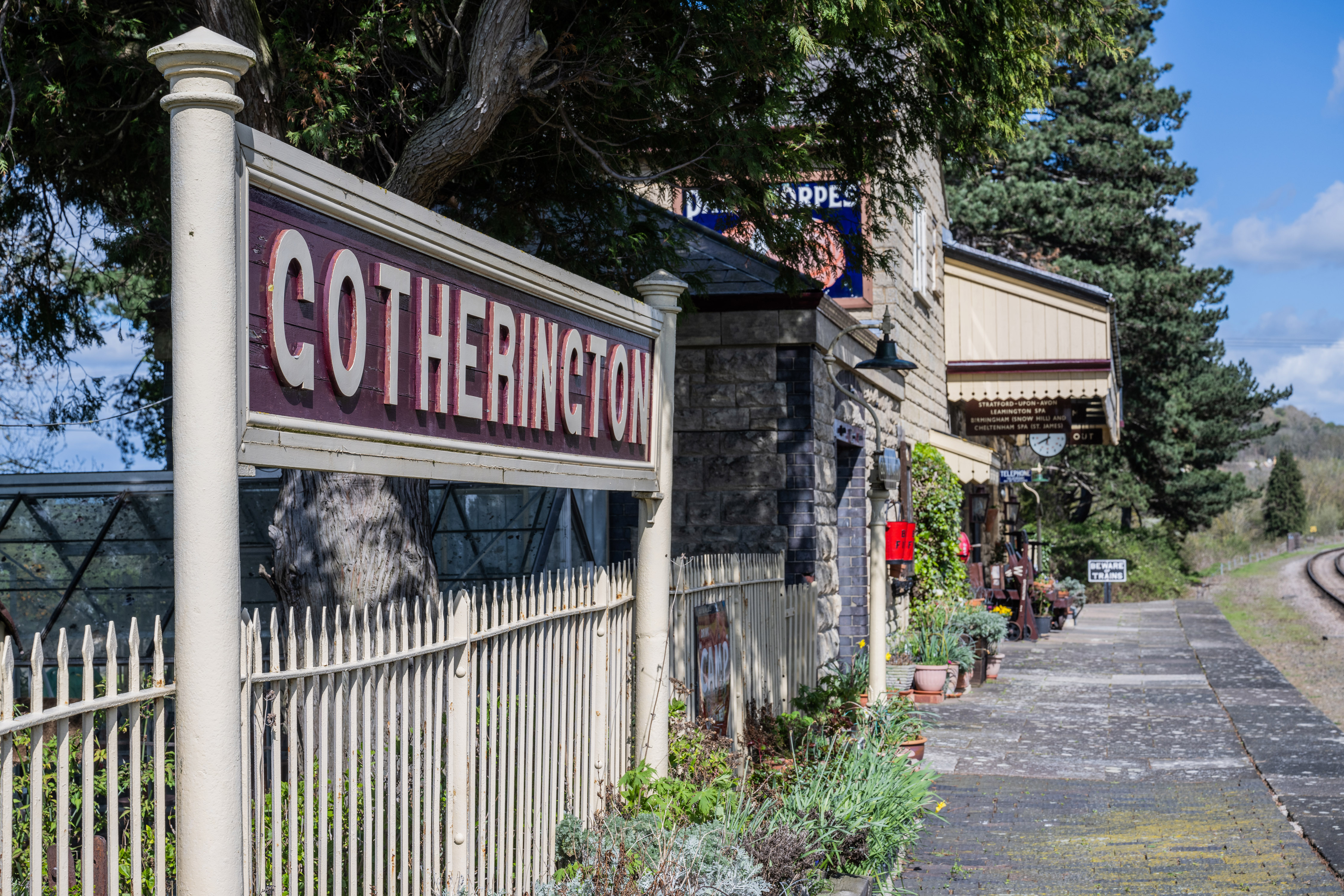 JB_GotheringtonStation13042023-8239.jpg